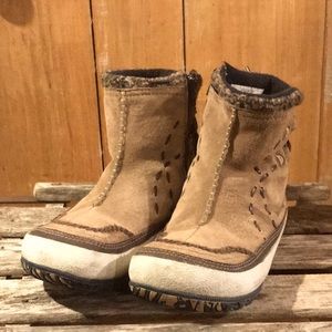 MERRELL SUEDE MOCCASIN BOOT